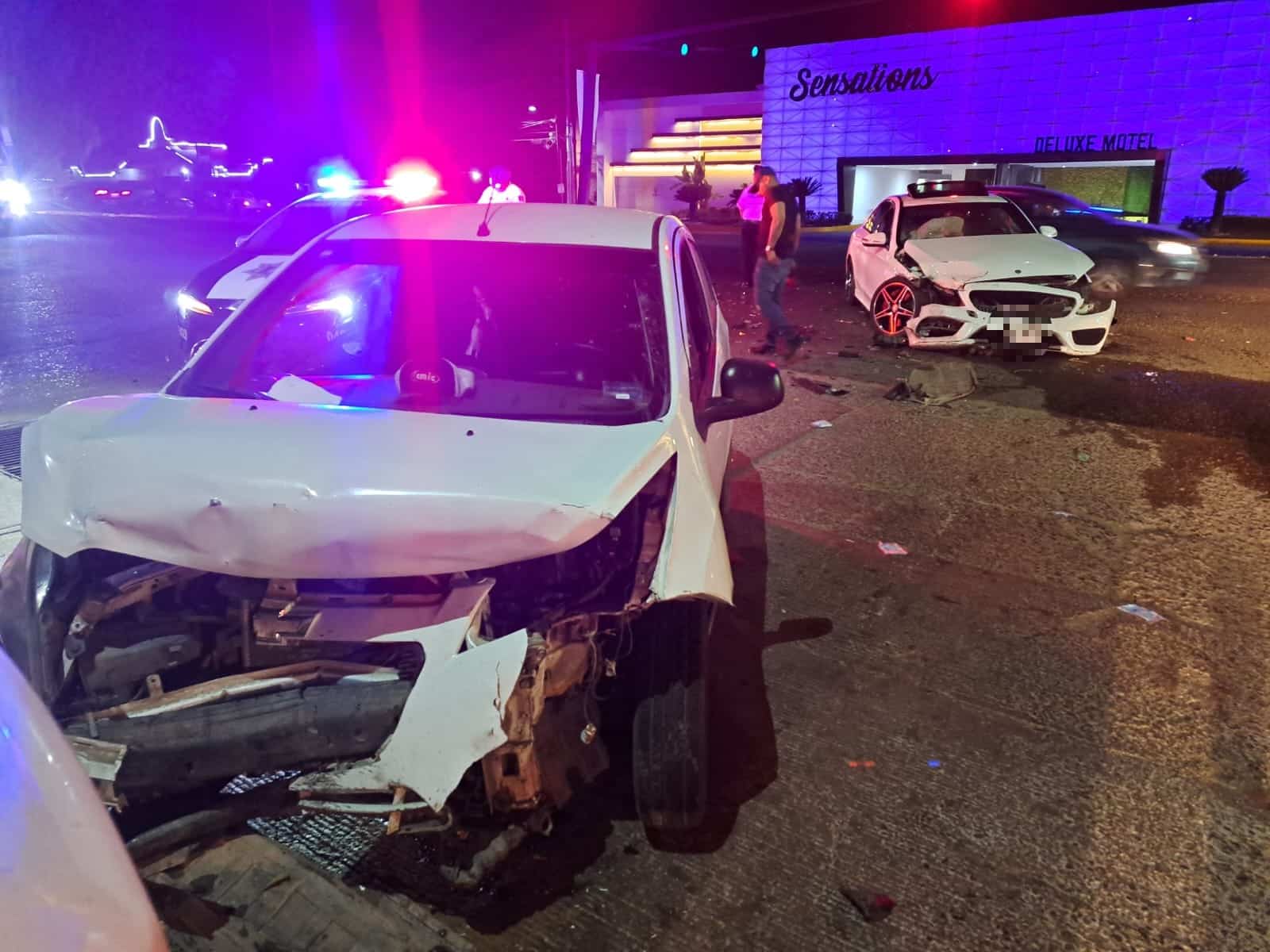 Conductor de Mercedes-Benz choca contra un Spark en la salida sur de Culiacán: hay un herido