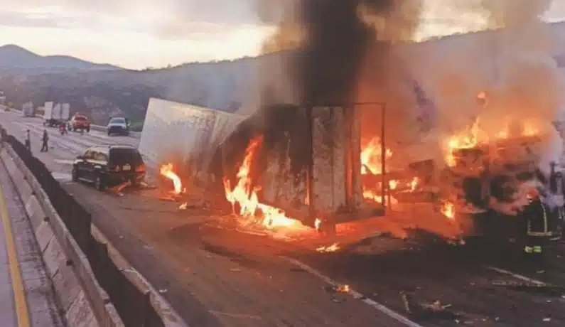 Choque en la México - Querétaro