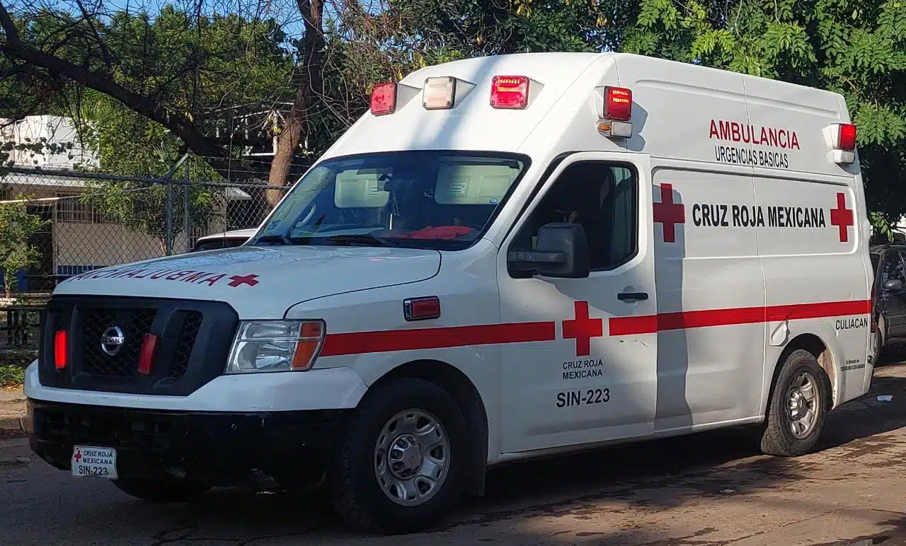 El afectado fue auxiliado por paramédicos de la Cruz Roja