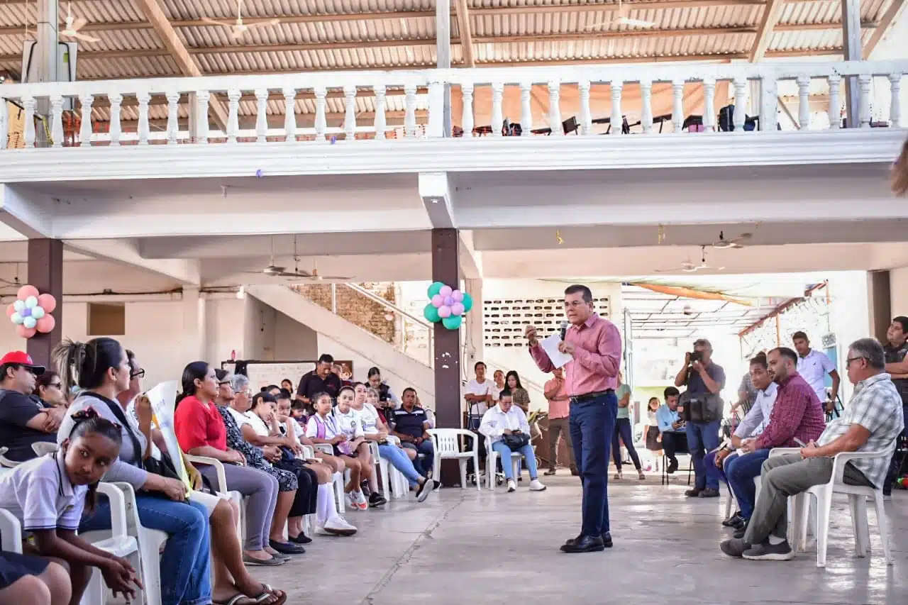 Buscará alcalde acortar tiempos en construcción de la primaria “Sixto Osuna” de Villa Unión
