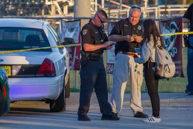 Evitan tiroteo en escuelas de Florida; arrestan a joven estudiante que lanzó amenazas