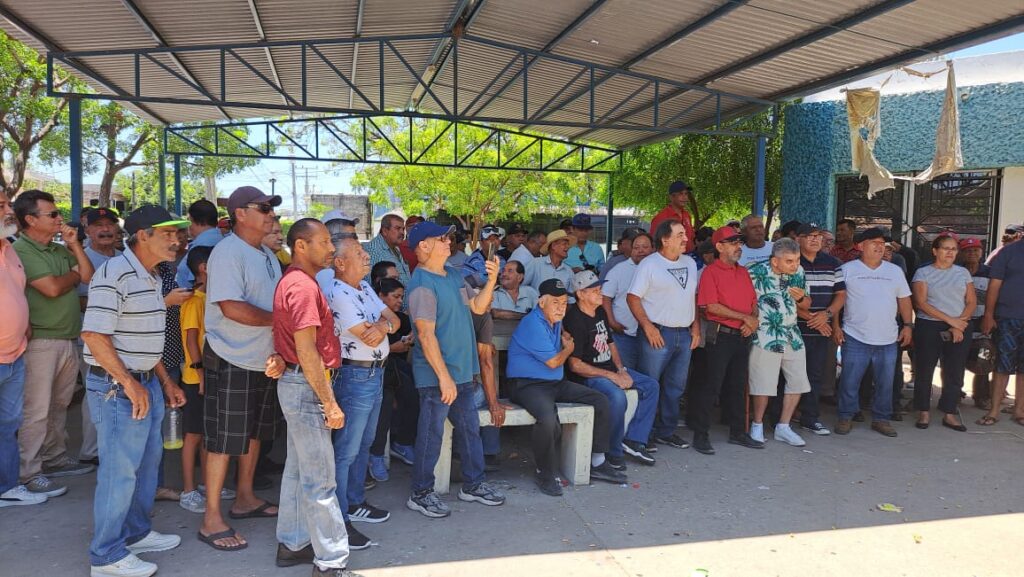 Extrabajadores de Ferrocarriles Nacionales de México