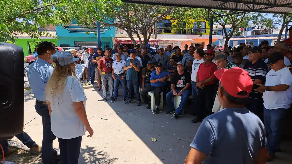 Extrabajadores de Ferrocarriles Nacionales de México