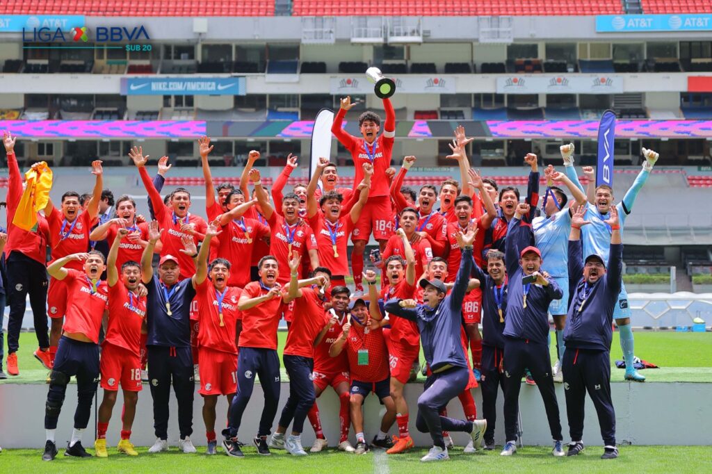 Histórico campeonato para futbolista ahomense en Fuerzas Básicas de la Liga MX