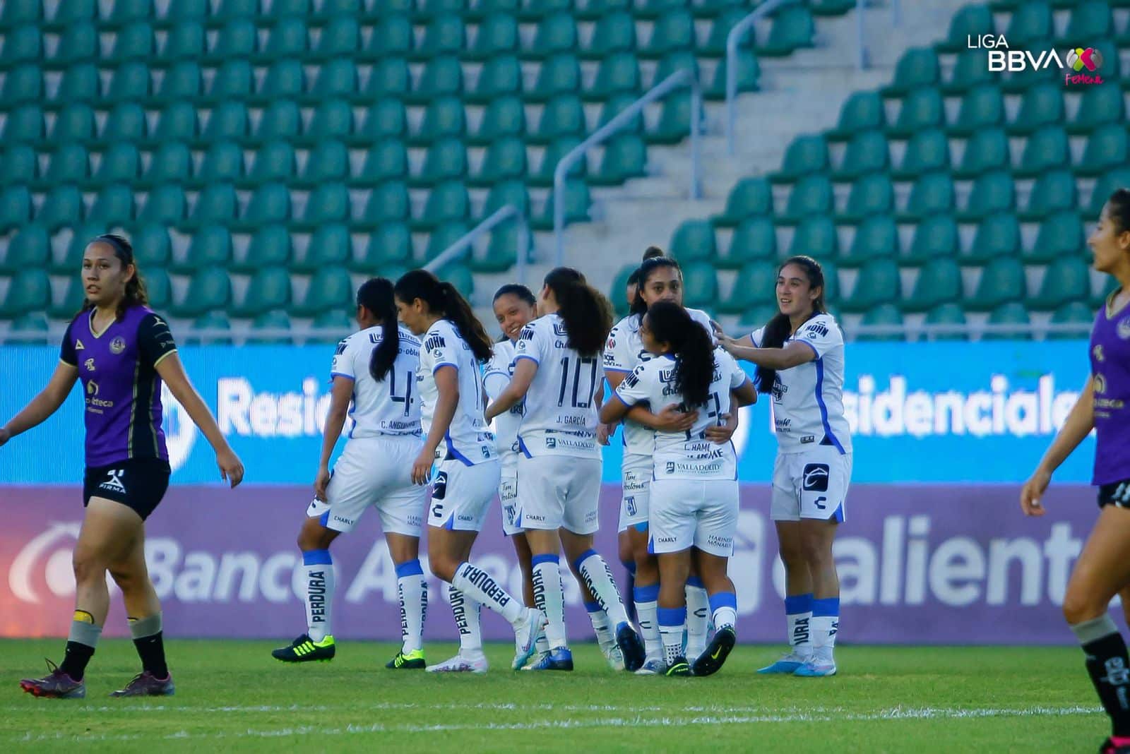 Navolatense Alondra Camargo anota ante Mazatlán FC en la Liga MX Femenil