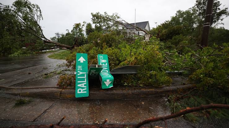 Fuga de gas y viviendas dañadas deja tornado en Virginia Beach