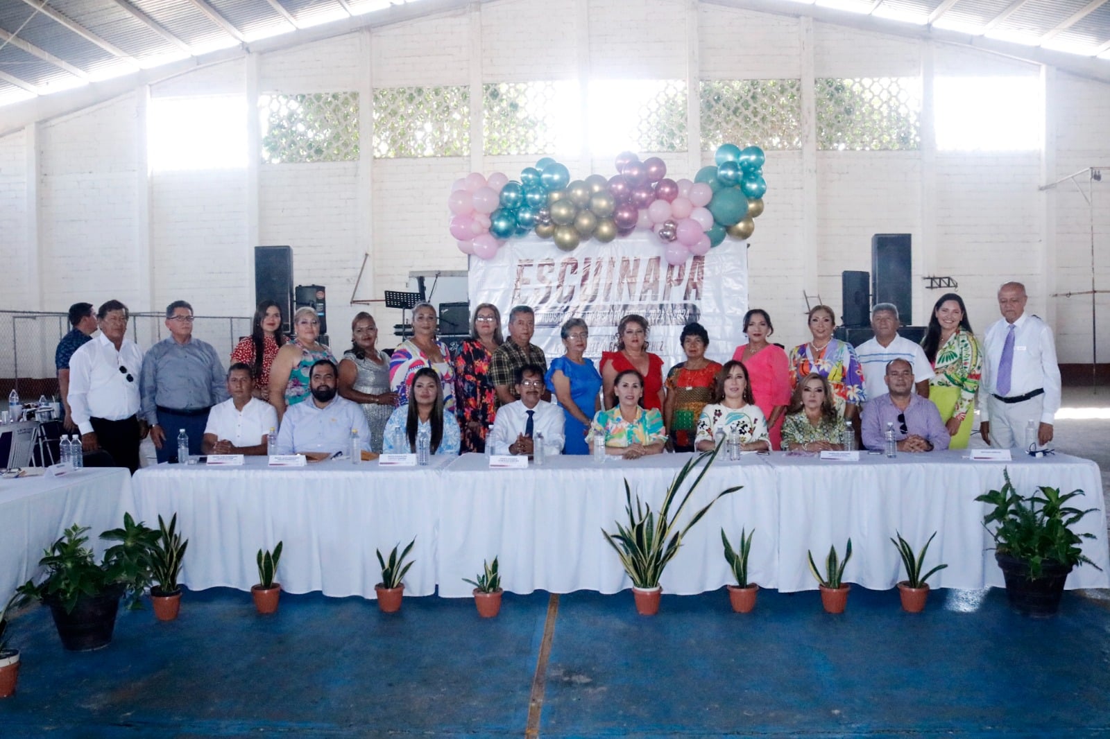 Gobierno de Escuinapa reconoce a 13 docentes