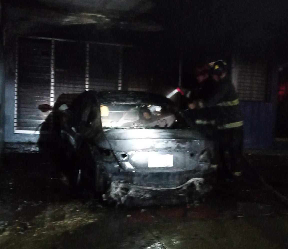 Hyundai Sonata incendiado Culiacán