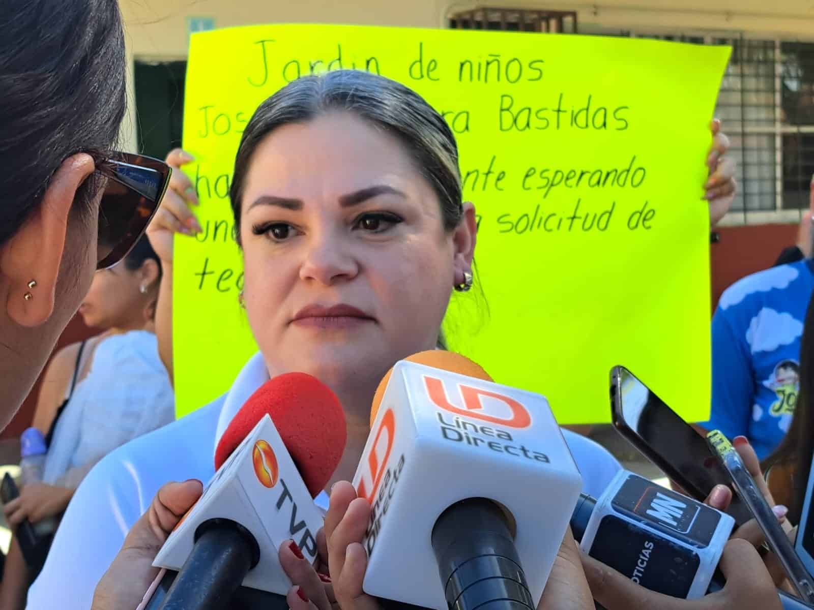 Piden construcción de techumbre en kínder de Mazatlán; alcalde les dice que no tiene recursos