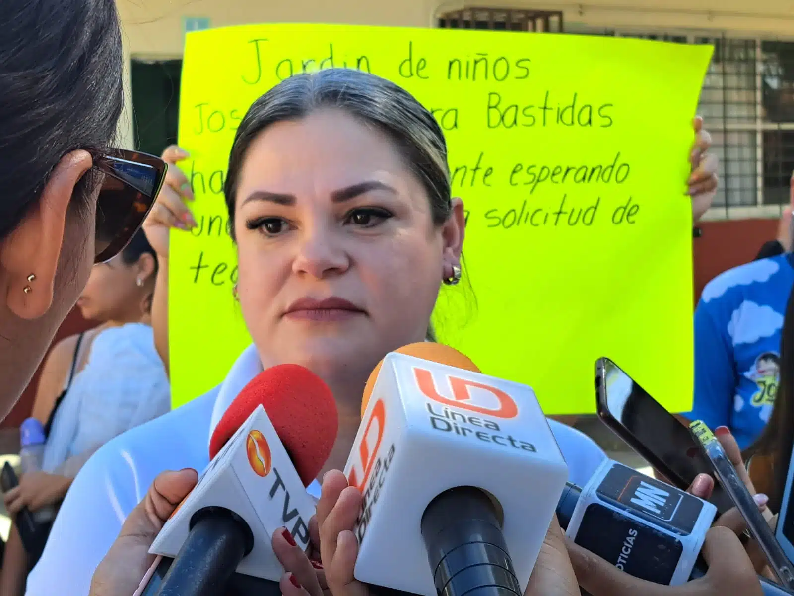 Piden construcción de techumbre en kínder de Mazatlán; alcalde les dice que no tiene recursos