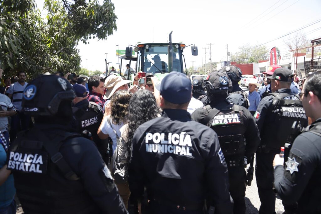 Manifestación productores Pemex Culiacán 3 Jesús Verdugo