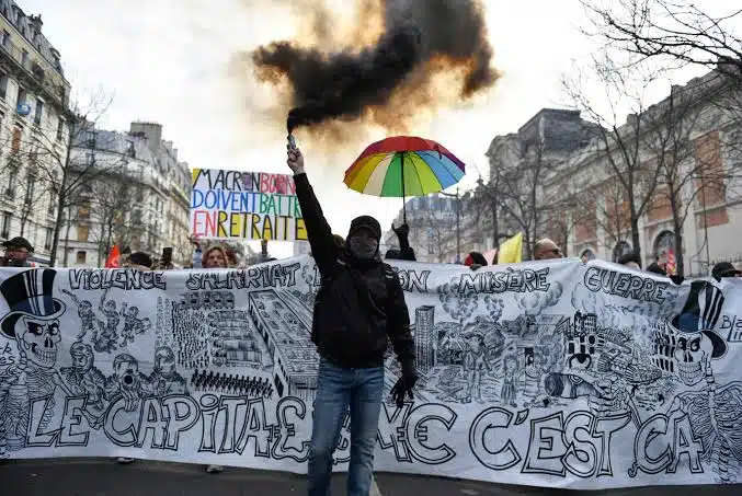 Más de 500 detenidos tras protestas en Francia; hubo más de 2.3 millones de manifestantes