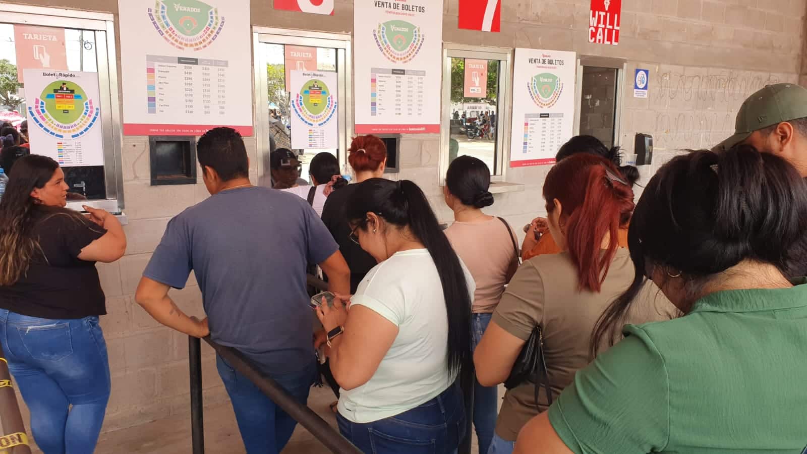 Mazatlecos tendrán que esperar hasta el lunes para comprar boletos para ver a Alfredo Olivas
