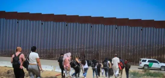 Migrantes muro