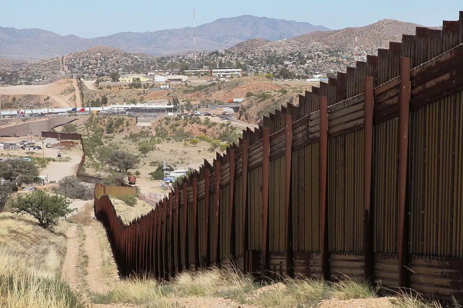 Muro fronterizo migrantes