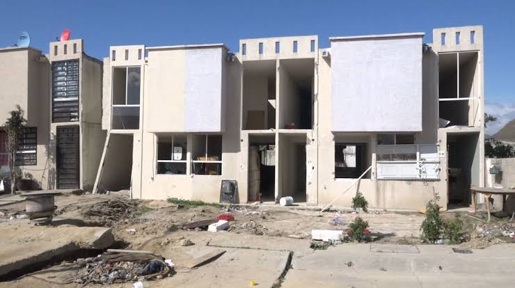 Nuevo derrumbe en Tijuana pone en riesgo a cerca de 20 familias; ¡podrían perder su casa!