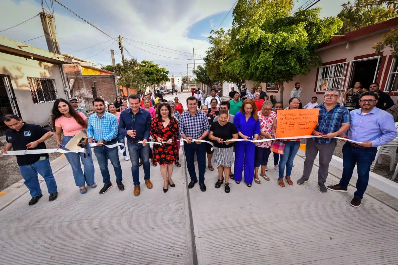 Estrenan dos calles pavimentadas en Valles del Ejido, Mazatlán