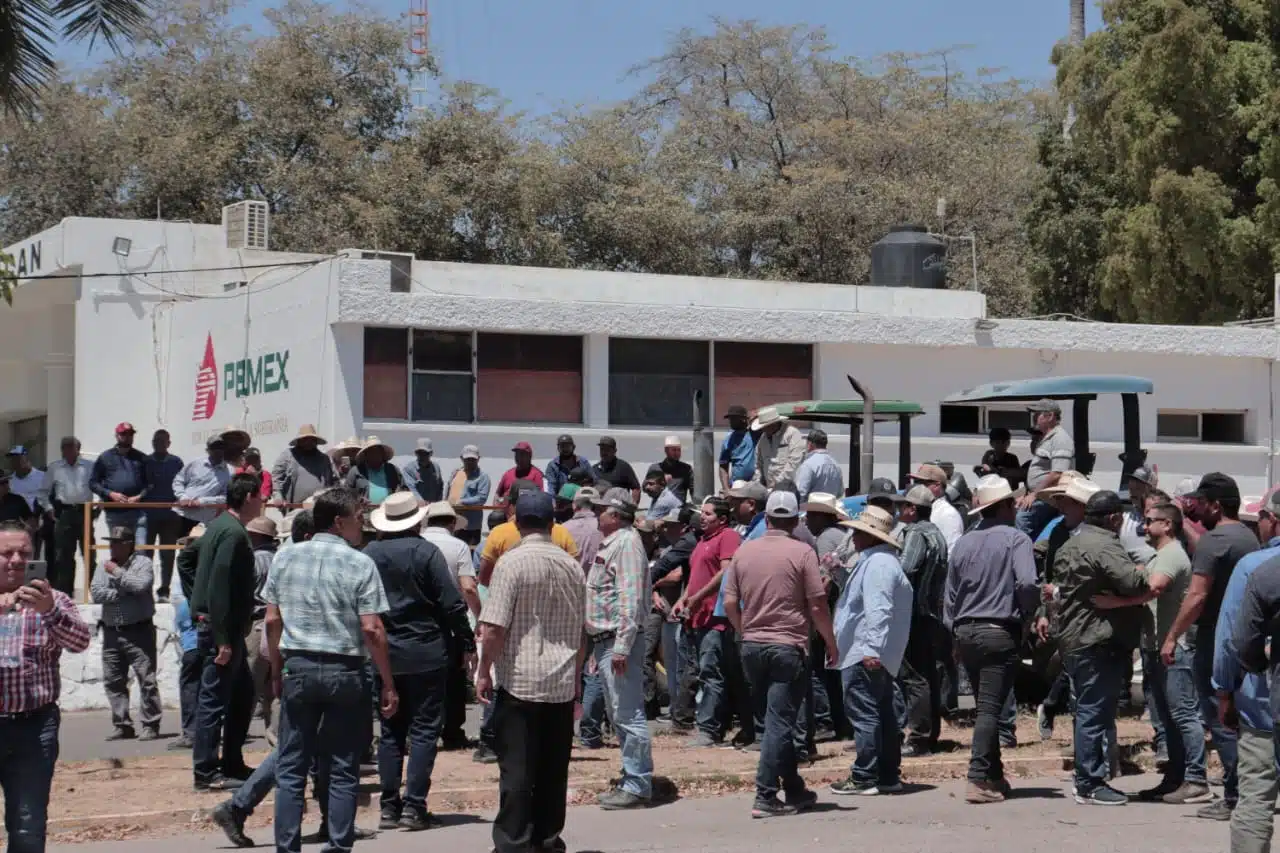 Esta es la razón por la que agricultores paralizaron 3 plantas de Pemex en Sinaloa