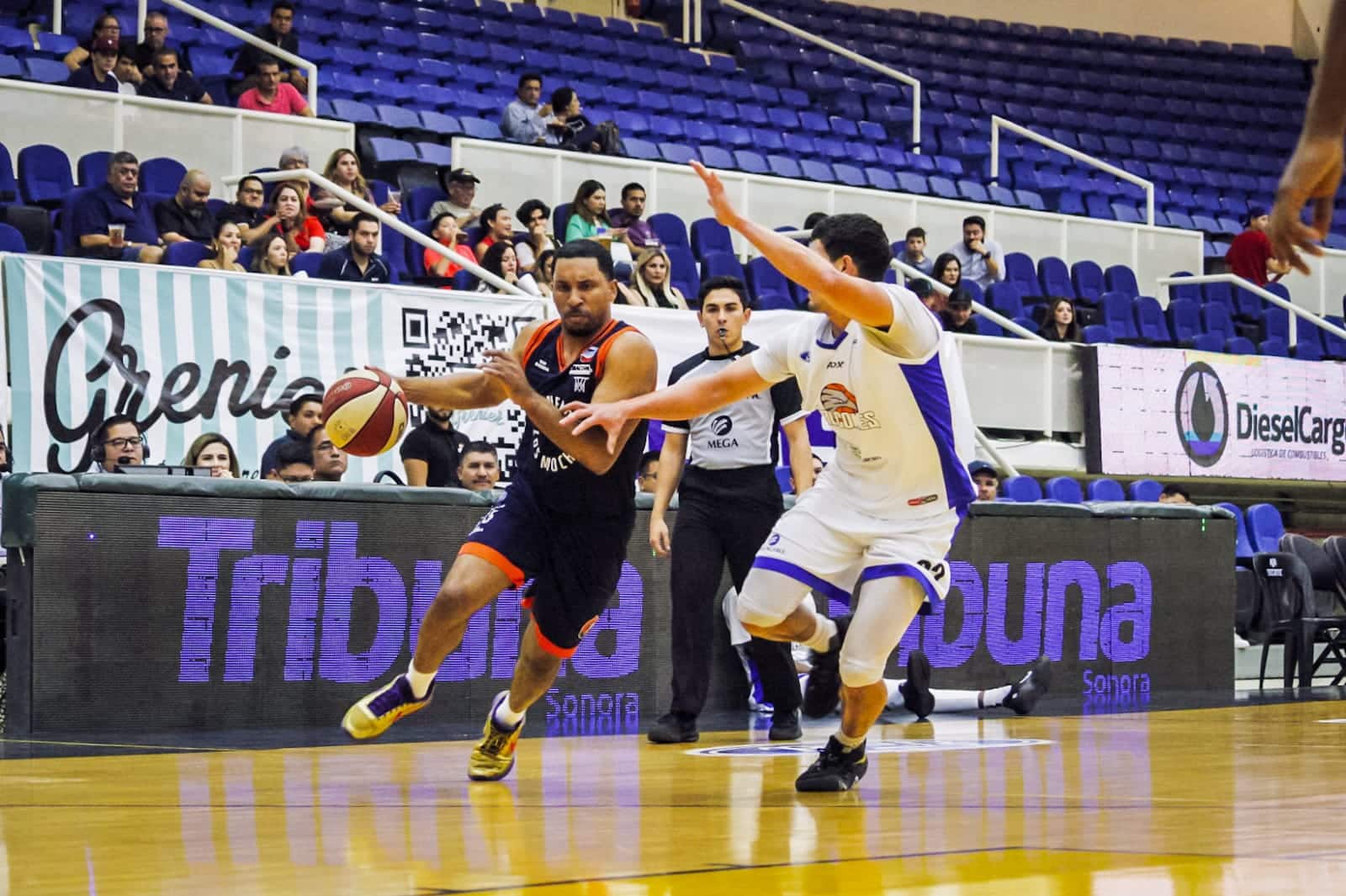 Halcones vence 100-98 a Pioneros en Obregón