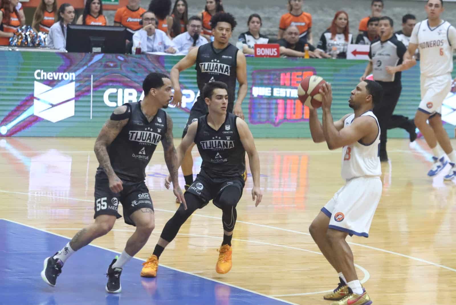 Pioneros vs Zonkeys