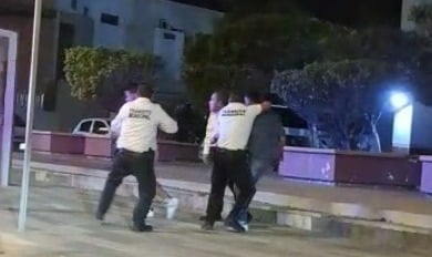 Policías