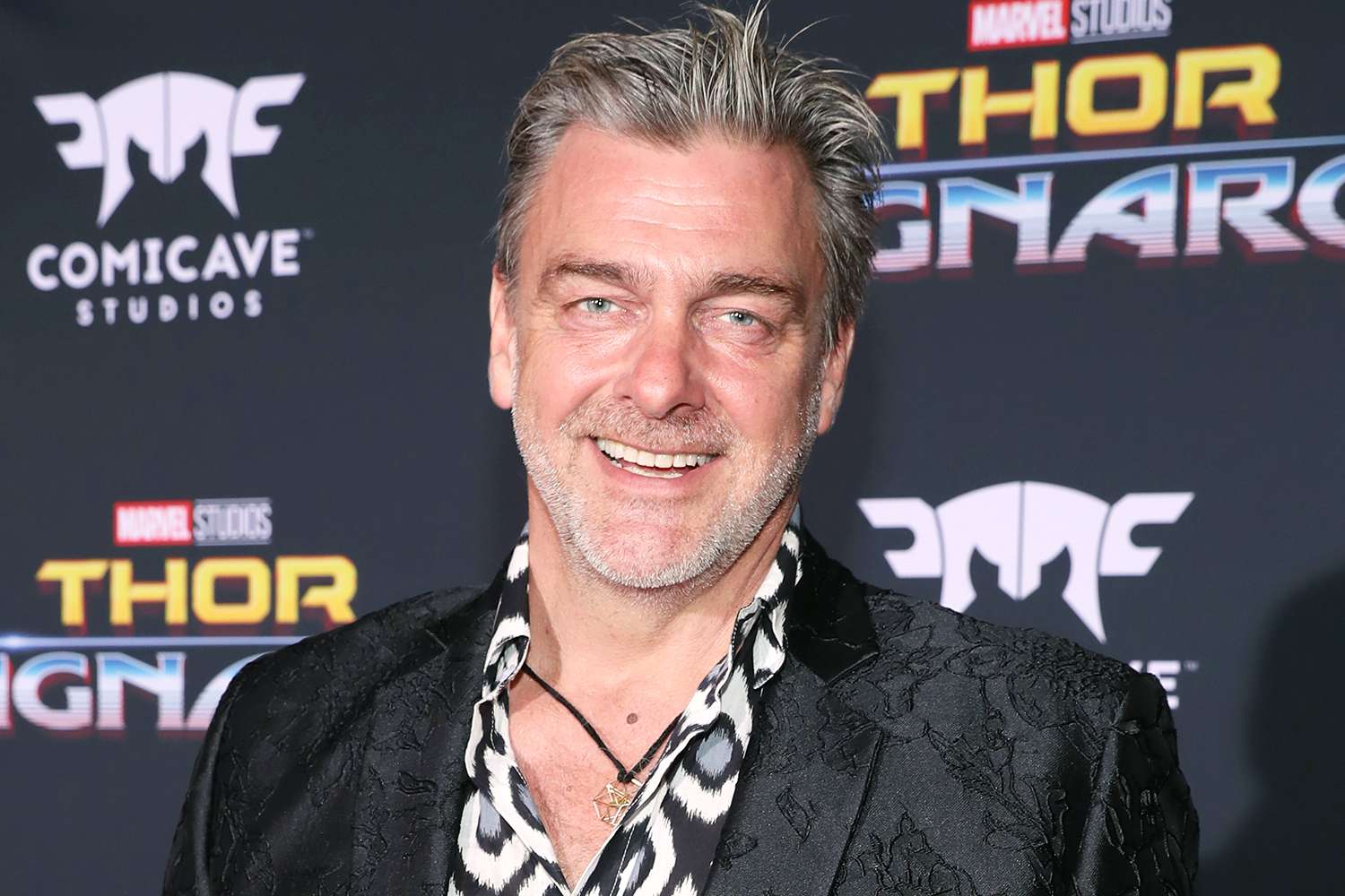 Muere a los 58 años el actor Ray Stevenson, conocido por sus personajes de 