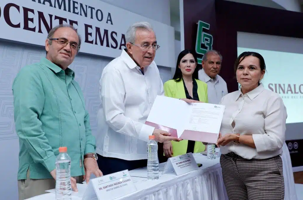 Entrega Rocha plazas definitivas a 208 docentes del sistema Emsad de Cobaes