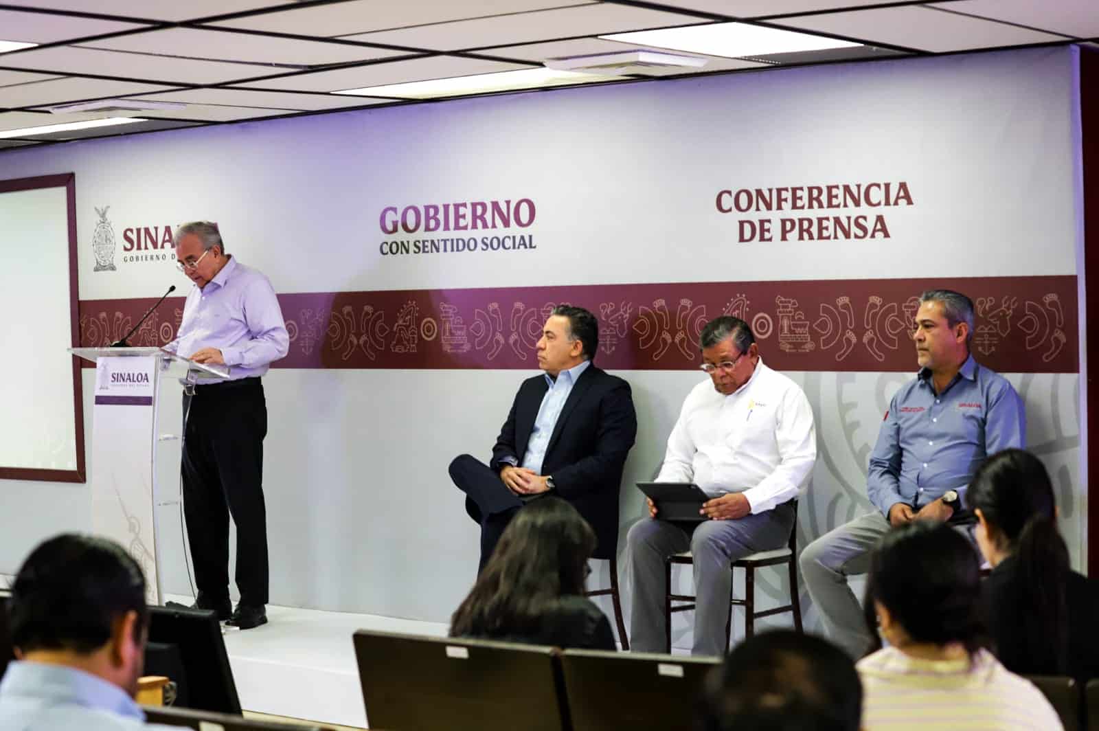 . Déjalo vacío si la imagen es puramente decorativa.