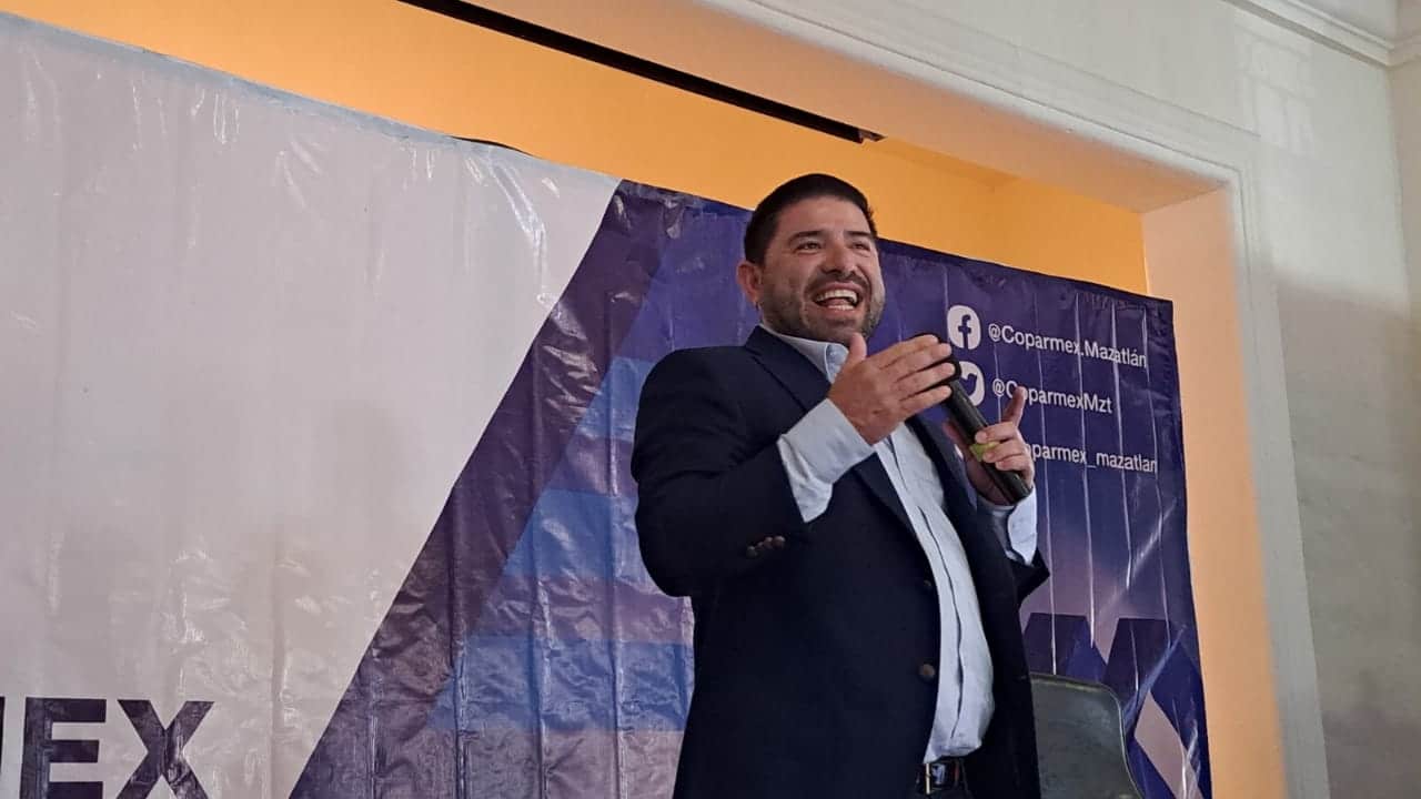 Entre risas, Sergio Lizárraga hace un recuento de su carrera y de la Banda MS