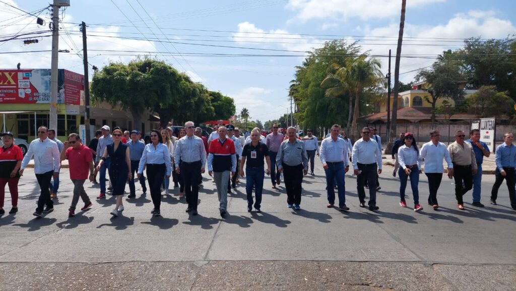 Sindicatos piden mejoras laborales y marchan en Los Mochis en el Día del Trabajo