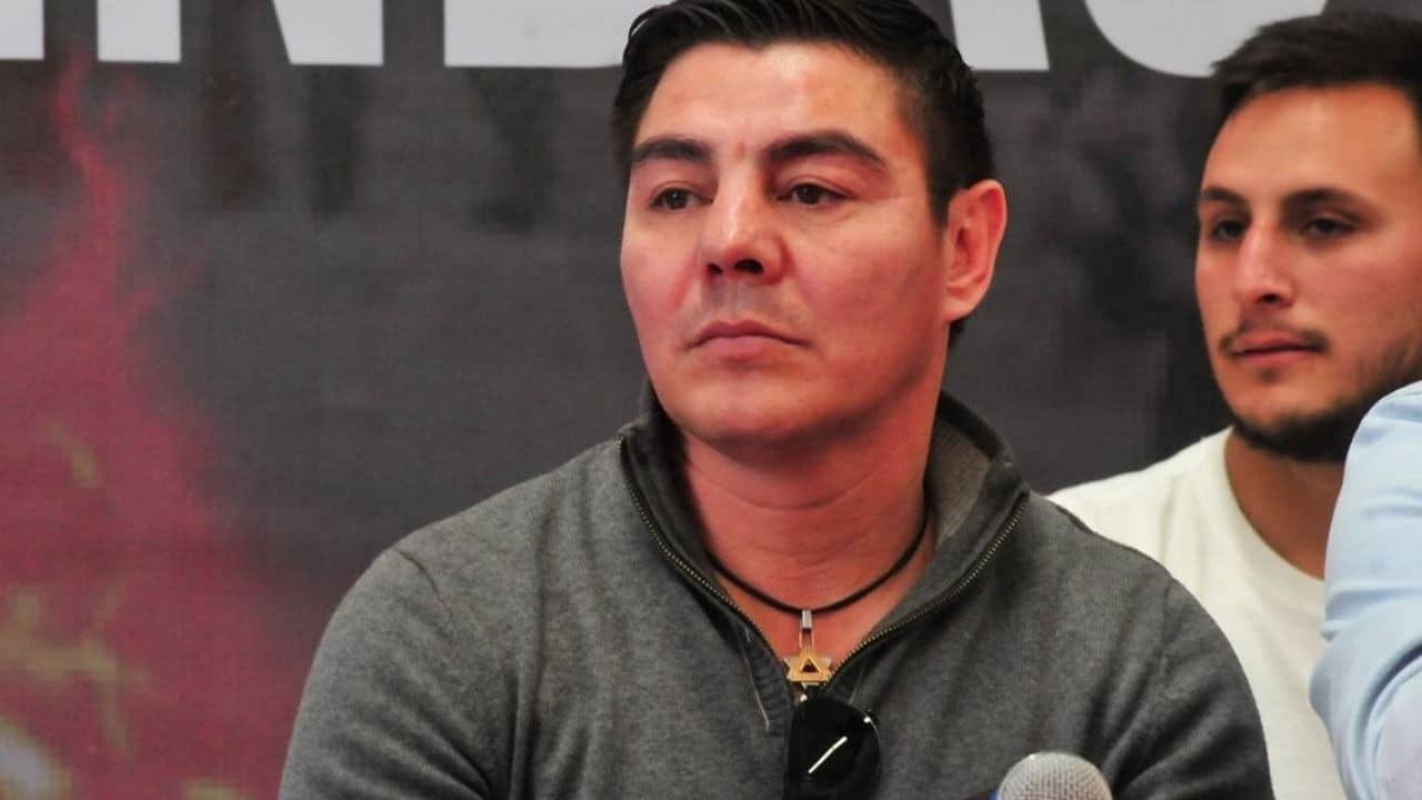 El Travieso Arce sufre malestar en un vuelo