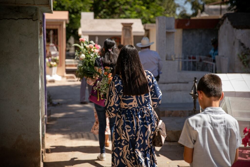 Vigilancia en panteones por Día de las Madres