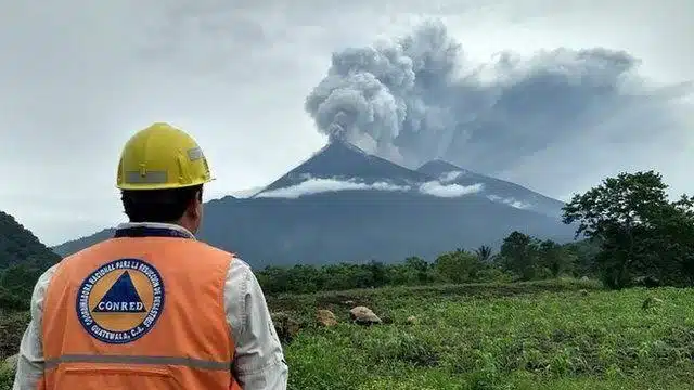 Volcán de fuego en Guatemala enciende las alertas