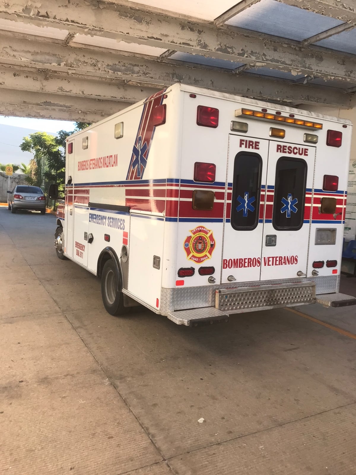 Octavio resulta lesionado tras chocar contra una van a bordo de una moto en Mazatlán