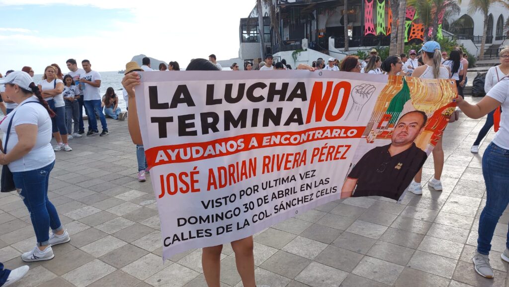 Toman de nuevo el malecón de Mazatlán: Exigen familiares la aparición de Rodolfo y José Adrián