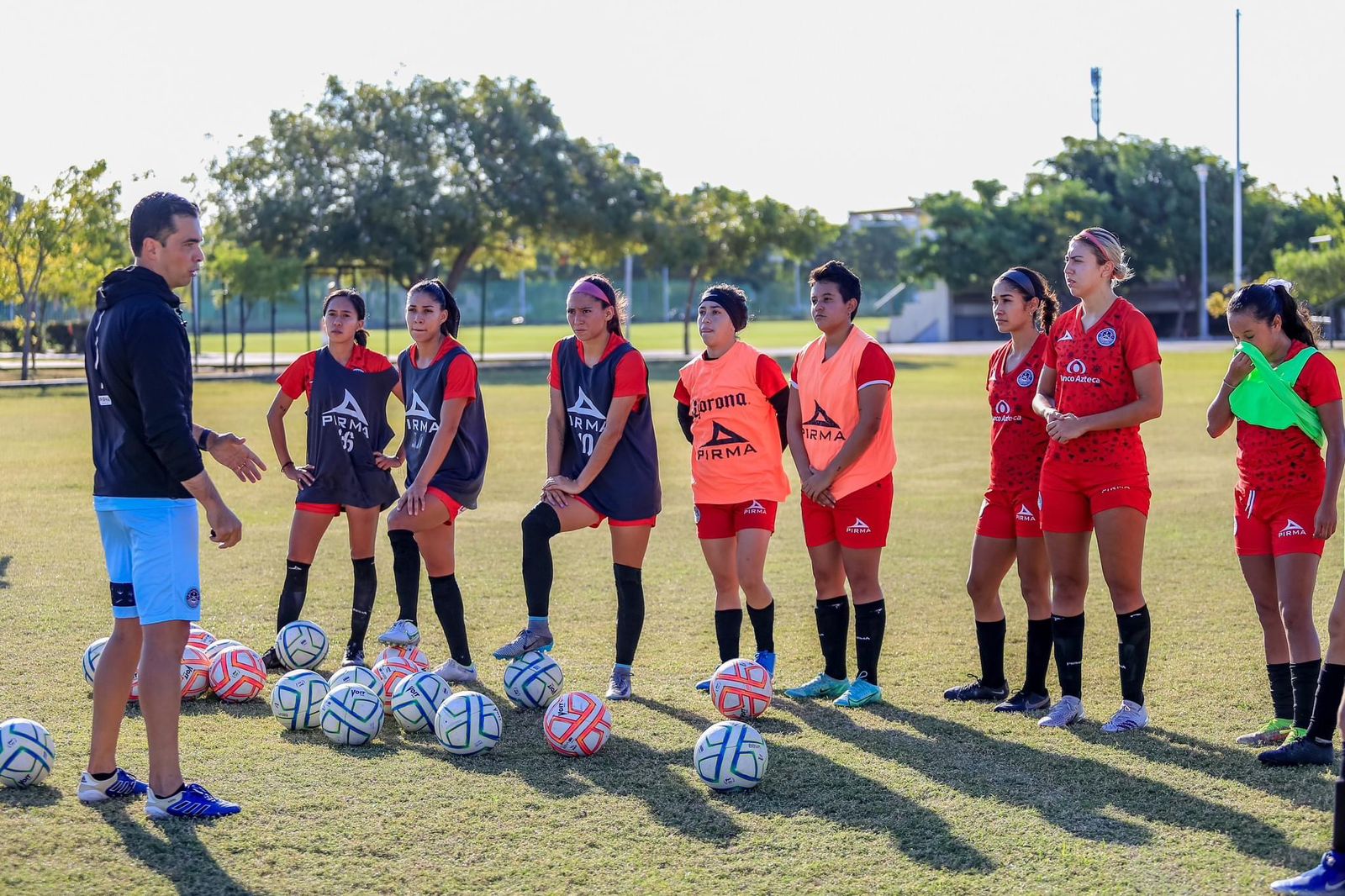 ¡Se agotó la paciencia! Mazatlán Femenil le da las gracias al DT Jesús Padrón