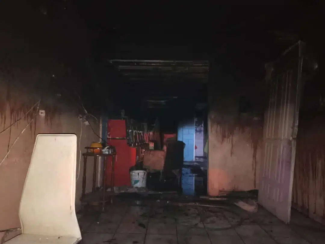 Se incendia casa en Barrancos, en Culiacán; registran pérdidas materiales 