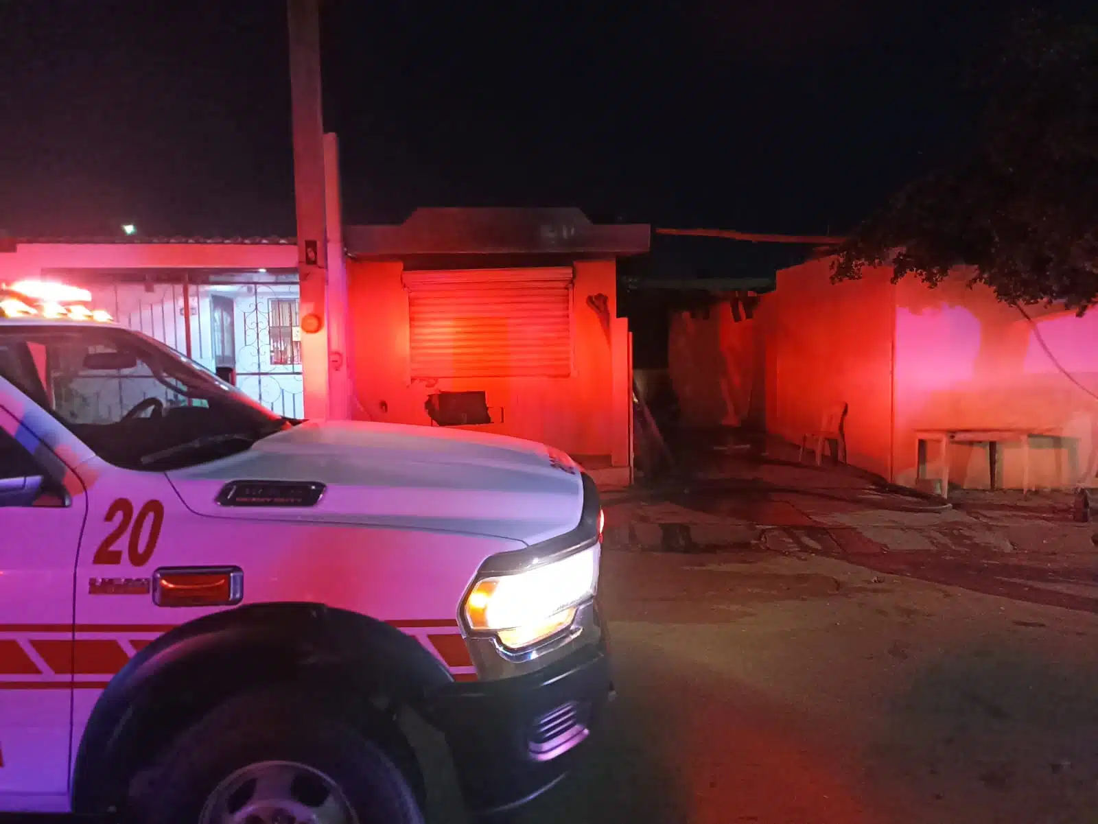 Se incendia casa en Barrancos, en Culiacán; registran pérdidas materiales