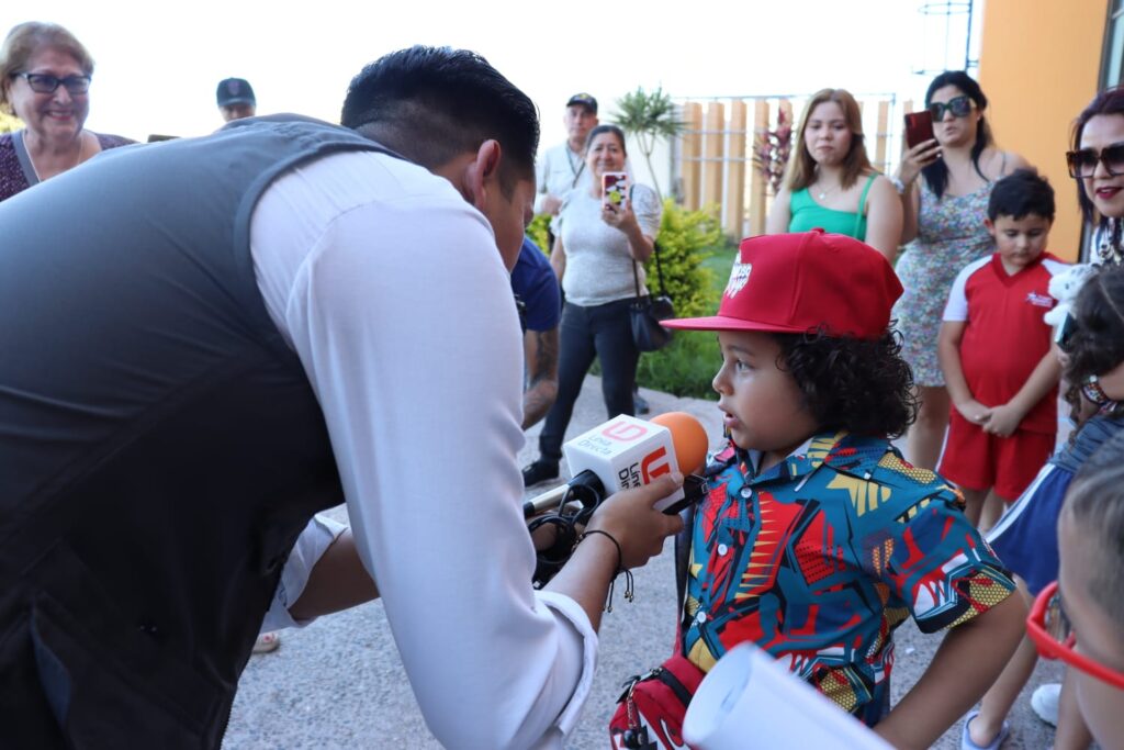 ¡Bienvenido campeón! Sael Soto es recibido con banda tras participar en “Mi Famoso y Yo” de Televisa