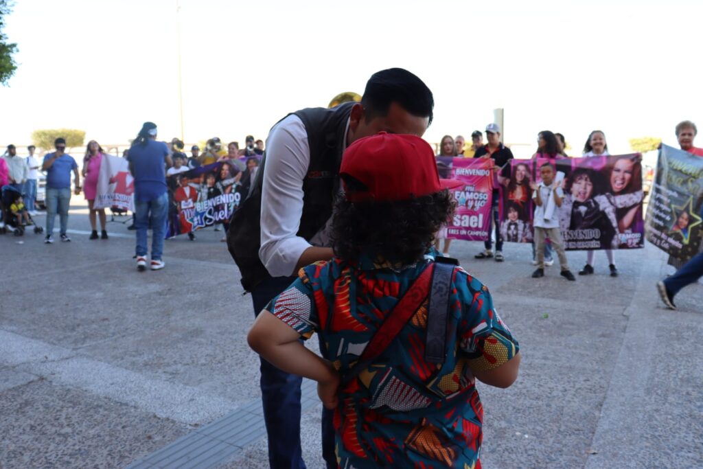 ¡Bienvenido campeón! Sael Soto es recibido con banda tras participar en “Mi Famoso y Yo” de Televisa