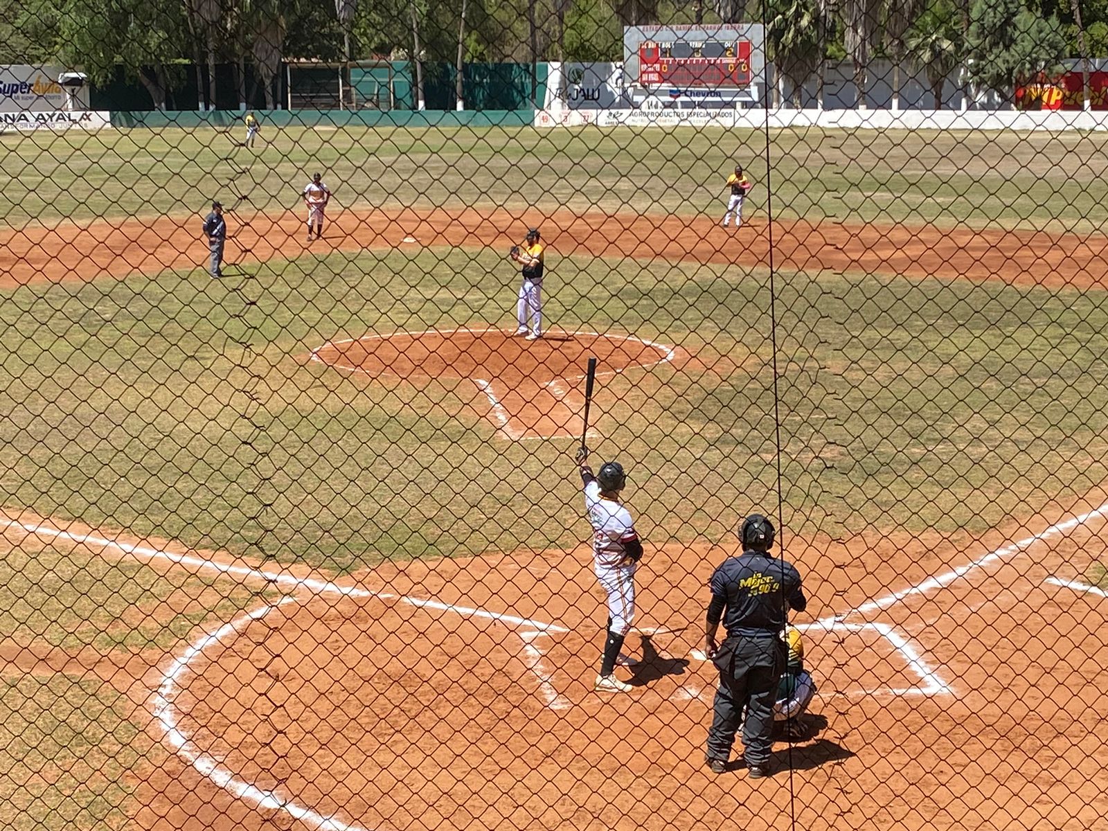 ¡Beisbol! Barren Pascoleros y siguen siendo líderes de la Clemente Grijalva