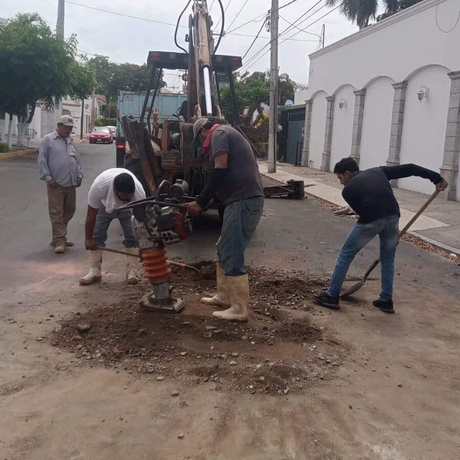 JAPAC repara socavón y drenaje en Las Quintas, Culiacán