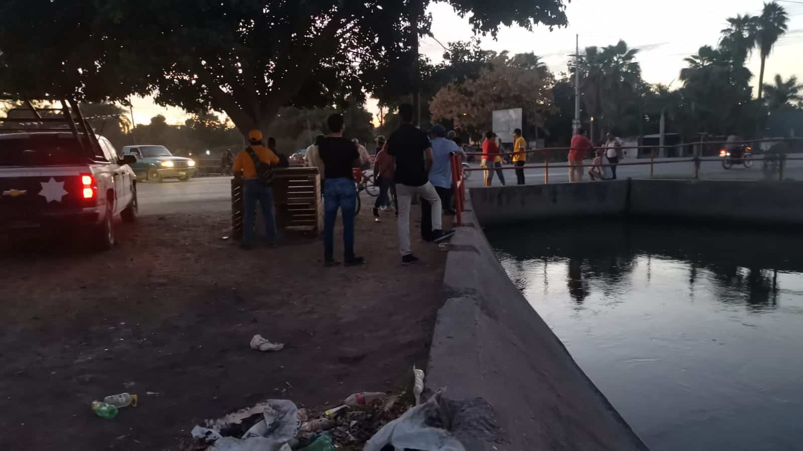 ¡Lo buscan! Adulto mayor cae a un canal de riego en el municipio de El Fuerte y desaparece