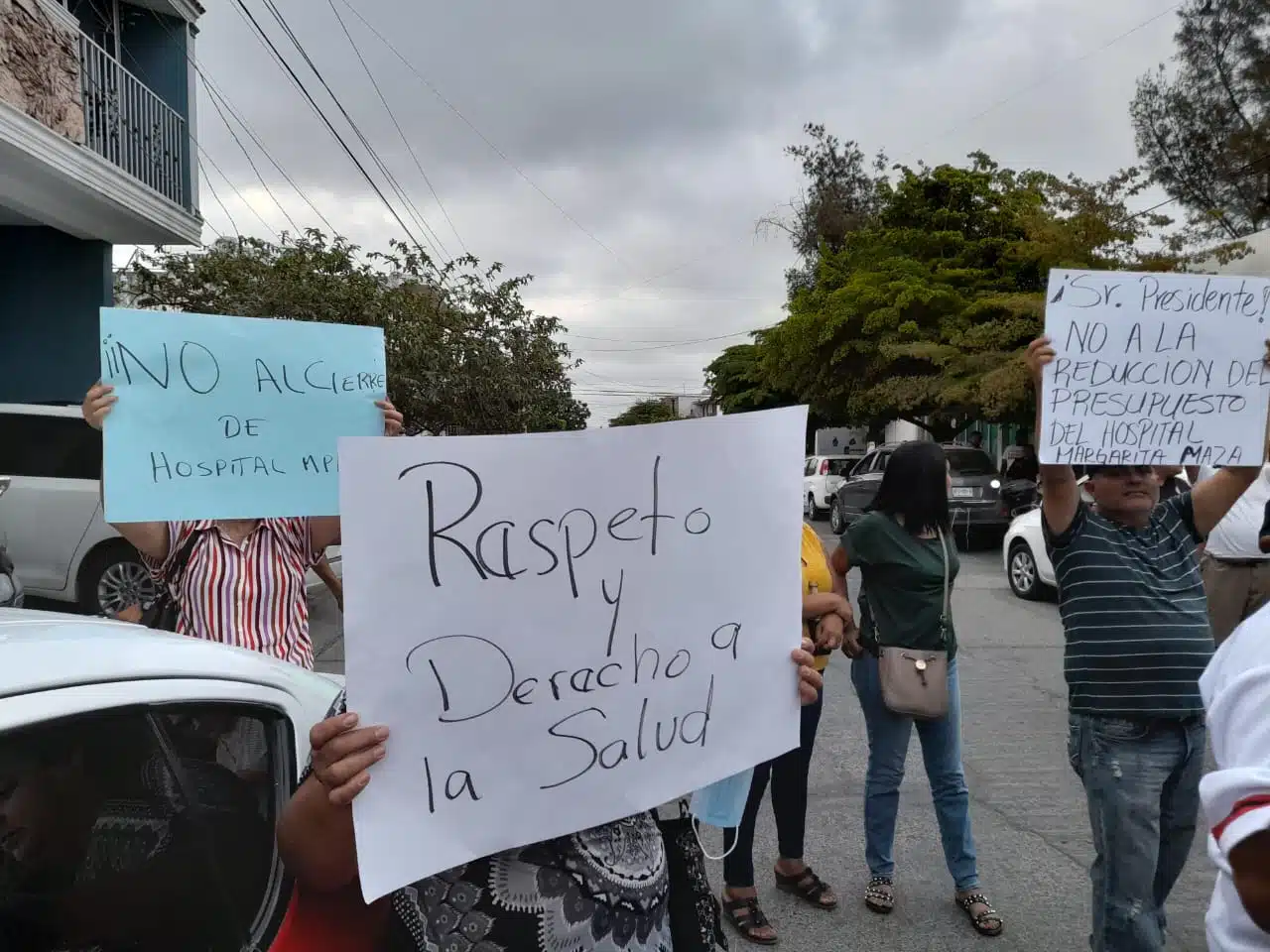 Clausura Coepriss tres áreas del hospital municipal de Mazatlán; trabajadores del STASAM se manifiestan