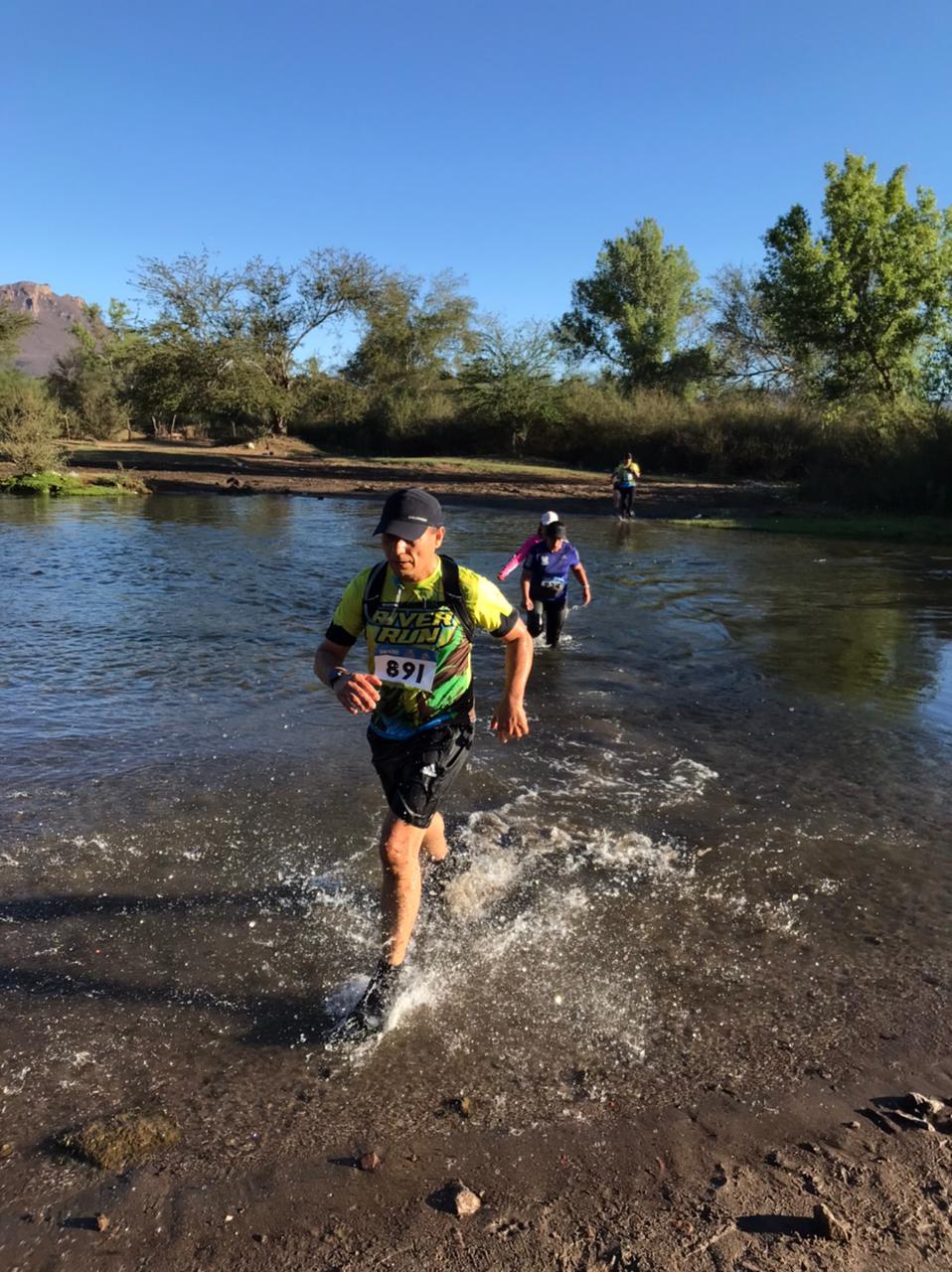 ¡Por el río! Mirna Reynaga y Alejo Valenzuela dominan la Trail San Miguel Zapotitlán