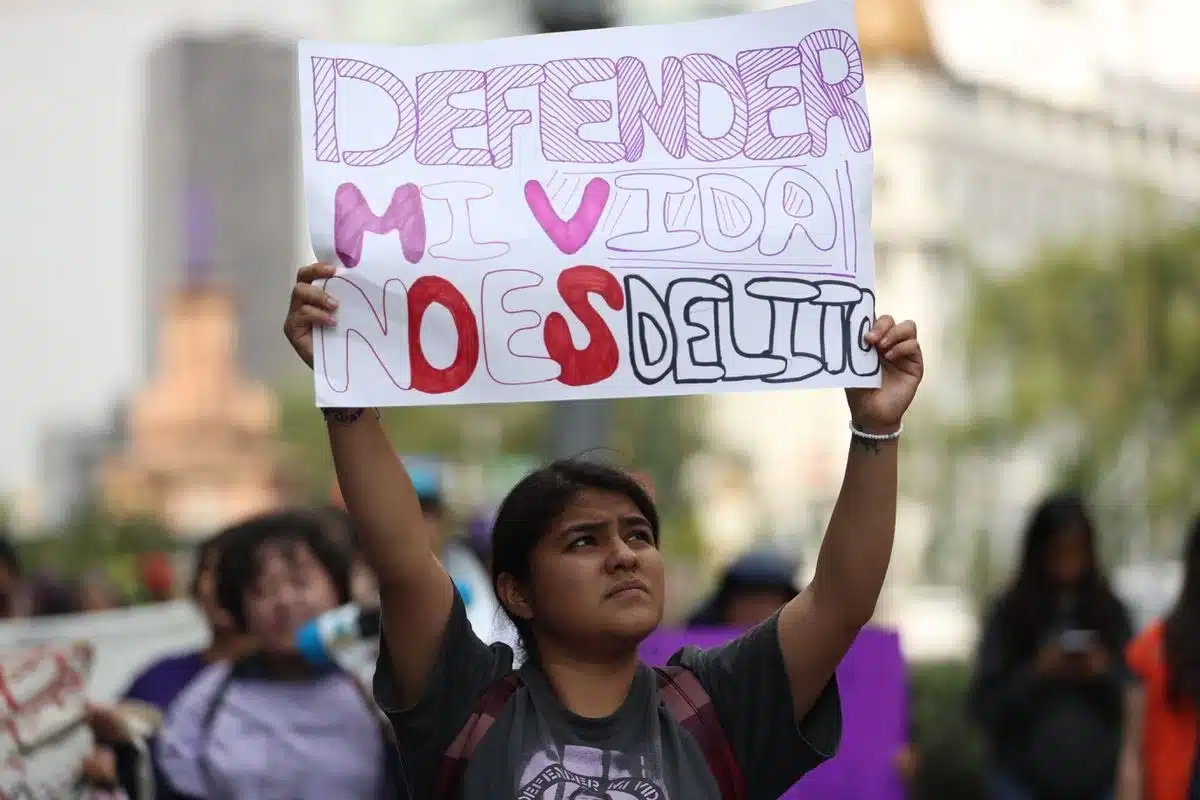 ¡Se hizo justicia! Absuelven de delitos a Roxana Ruiz, joven que mató a su agresor en defensa propia