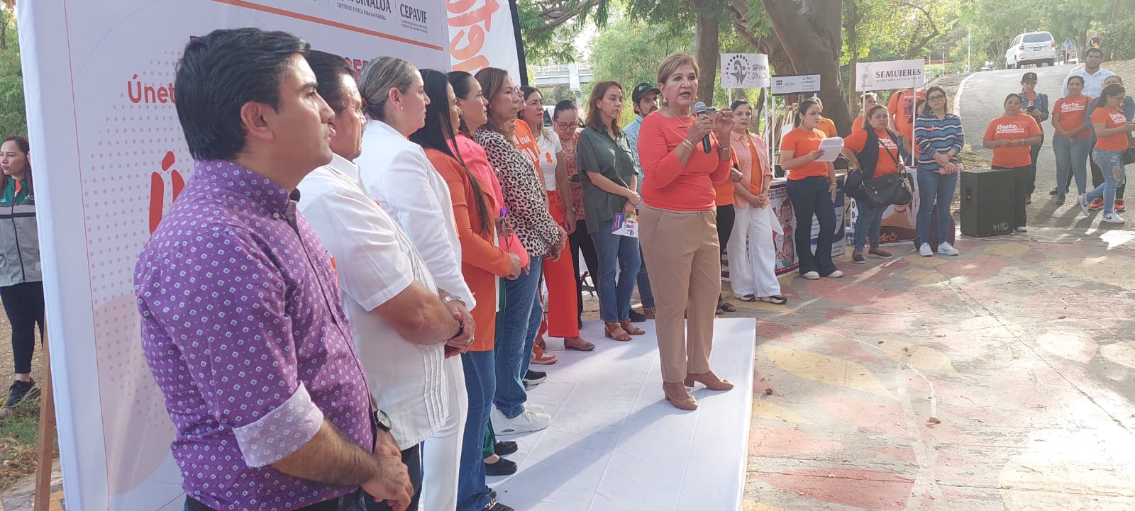 ¡Se visten de naranja! Semujeres realizó la jornada de servicios en Culiacán