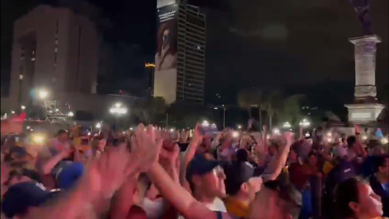 ¡Parecía año nuevo! Brilla orgulloso el anhelo de la afición de Tigres por el anuncio oficial como campeón