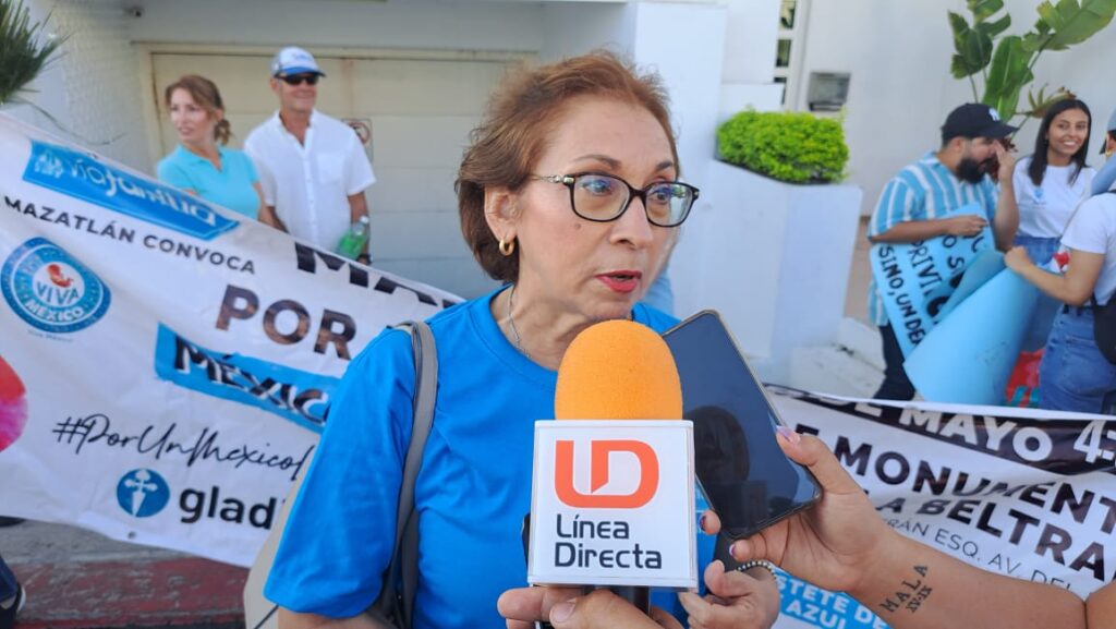En defensa de la vida y los valores, marchan por el malecón de Mazatlán