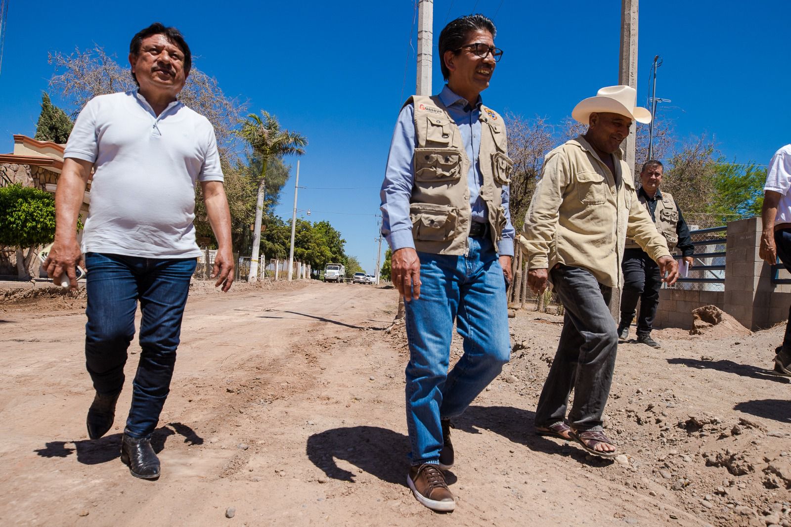 ¡El sueño de muchos, se volverá realidad! 47 años esperando la carretera a Los Pinitos, Guasave